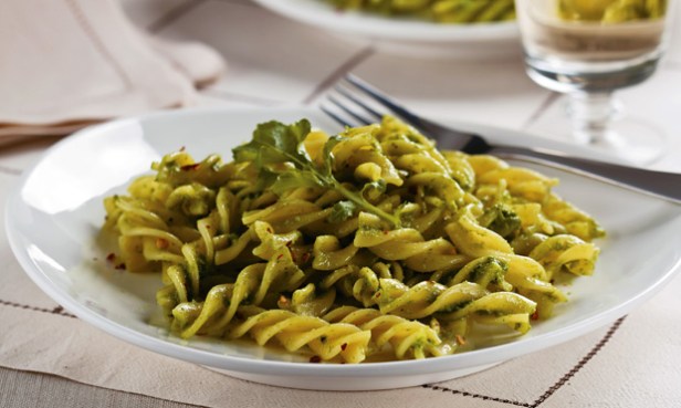 receita-macarrao-molho-cremoso-rucula